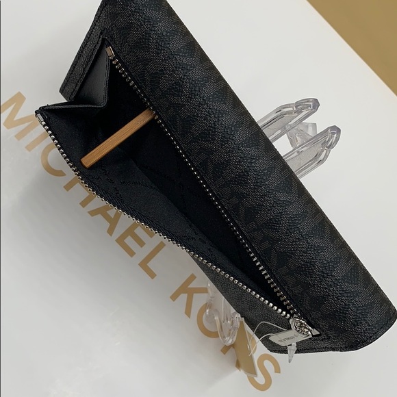 MICHAEL KORS JET SET TRAVEL LG TRIFOLD BLACK - Picture 5 of 16